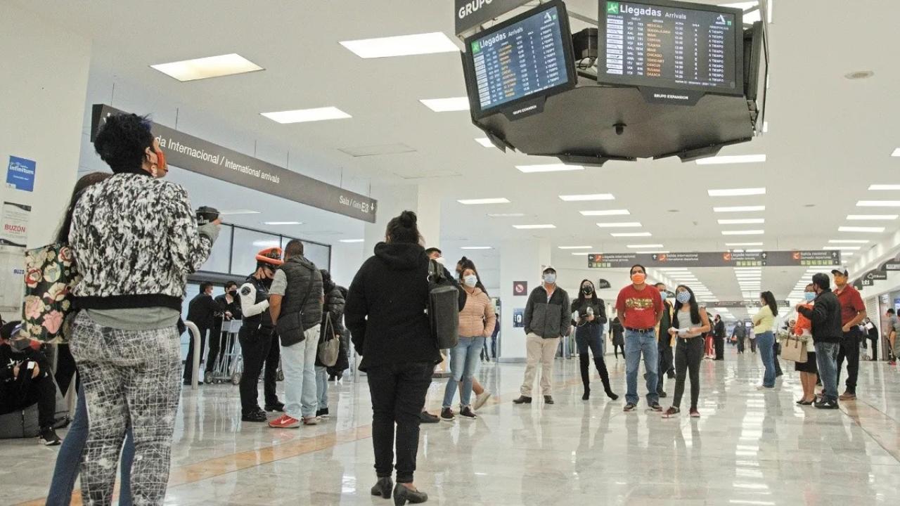 México obtiene primer superávit comercial en la balanza de servicios con EE.UU.