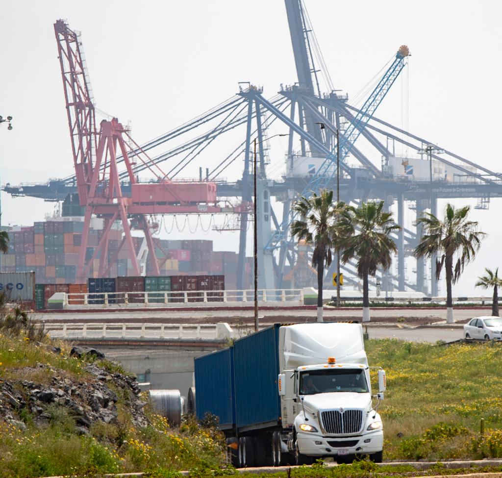CANACAR Y AMANAC RECHAZAN IMPUESTO A CONTENEDORES EN ENSENADA